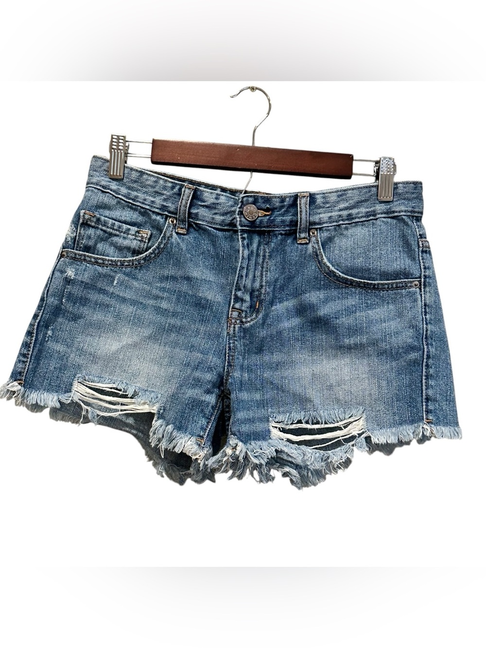 BDG Women’s Mid Rise Freja Cut off Denim Shorts Size 26w Distressed Blue Bo Ho